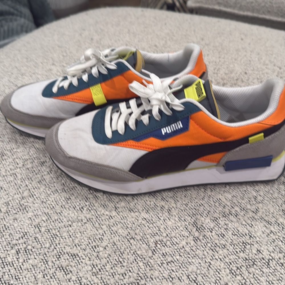 New Year’s Sale! Up your shoe game with Puma Retro Runners men’s 11